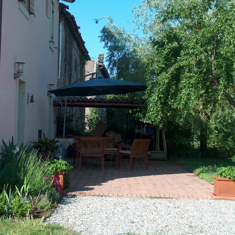 Una Casa Di Campagna Dossobuono Bagian luar foto