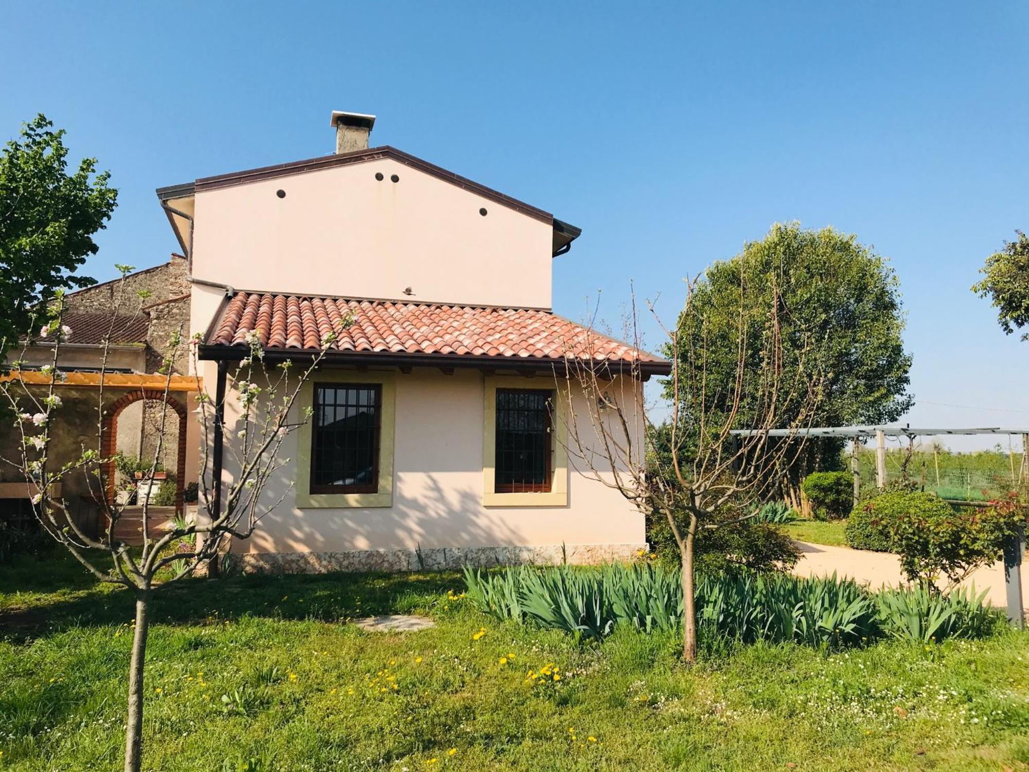 Una Casa Di Campagna Dossobuono Bagian luar foto
