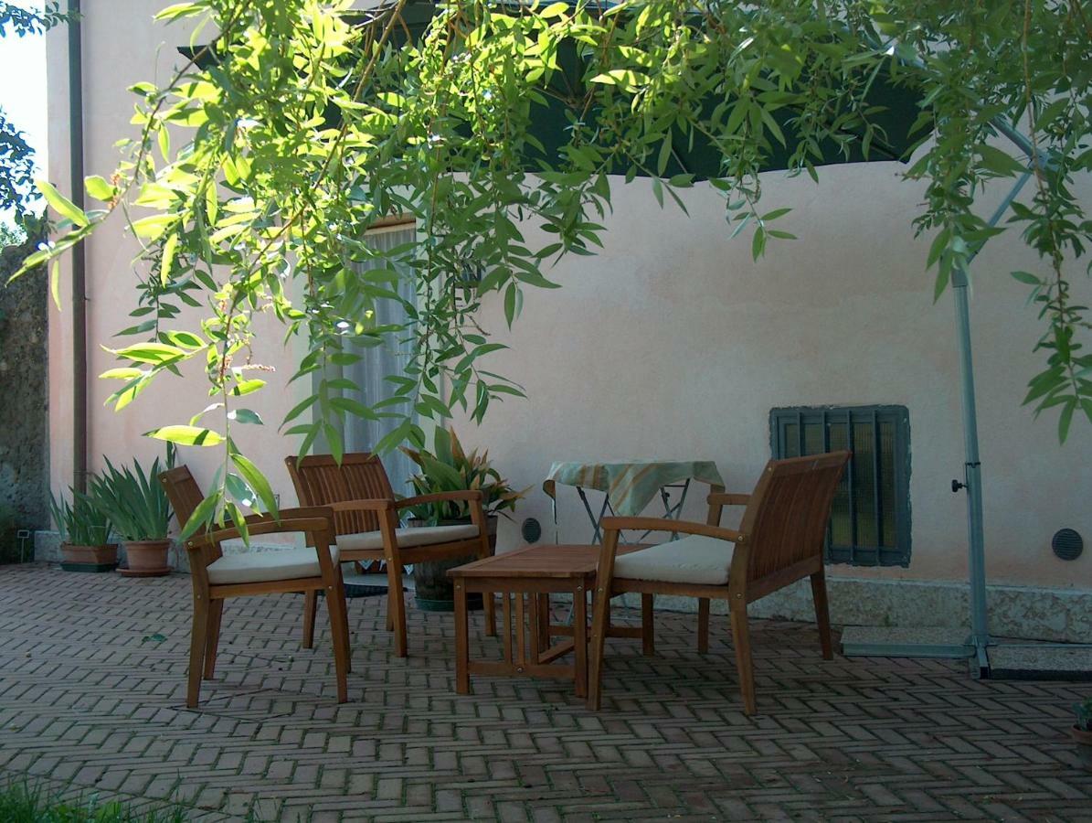 Una Casa Di Campagna Dossobuono Bagian luar foto